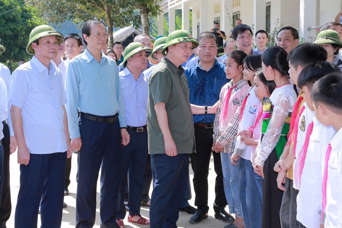 Phó Thủ tướng chỉ đạo khắc phục sau mưa lũ tại Thanh Hóa- Ảnh 2. Phó Thủ tướng chỉ đạo khắc phục sau mưa lũ tại Thanh Hóa- Ảnh 2.