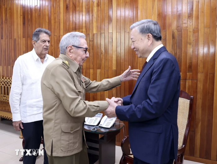 Tổng Bí thư, Chủ tịch nước gặp Lãnh tụ Cách mạng Cuba, Đại tướng Rául Castro Ruz- Ảnh 2. Tổng Bí thư, Chủ tịch nước gặp Lãnh tụ Cách mạng Cuba, Đại tướng Rául Castro Ruz- Ảnh 2.