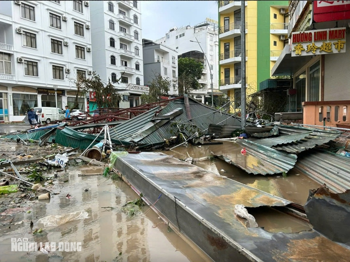 ADB viện trợ 2 triệu USD giúp người dân sau bão Yagi- Ảnh 1. ADB viện trợ 2 triệu USD giúp người dân sau bão Yagi- Ảnh 1.