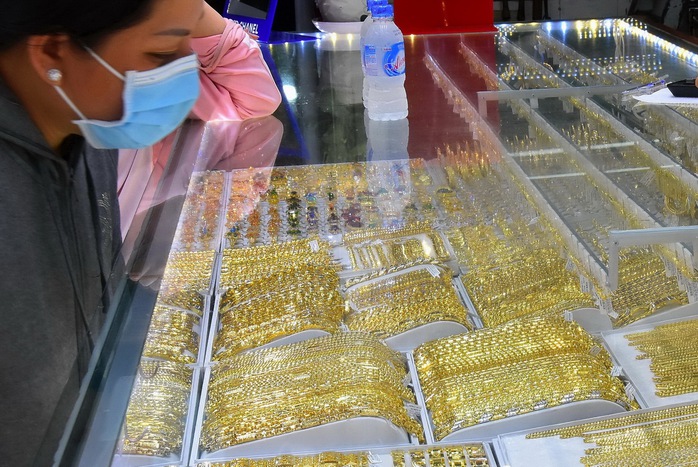Giá vàng hôm nay, 28-9: Đảo chiều đi xuống- Ảnh 1. Giá vàng hôm nay, 28-9: Đảo chiều đi xuống- Ảnh 1.