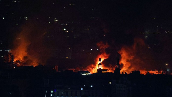 Israel ồ ạt không kích Hezbollah, Thủ tướng Netanyahu đột ngột rời Mỹ- Ảnh 1. Israel ồ ạt không kích Hezbollah, Thủ tướng Netanyahu đột ngột rời Mỹ- Ảnh 1.
