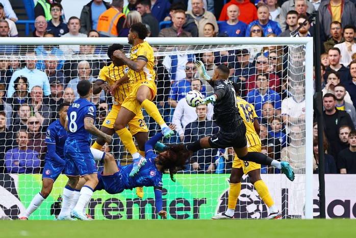 Rượt đuổi điên rồ, Chelsea hạ Brighton với 4 bàn của Palmer - Ảnh 1. Rượt đuổi điên rồ, Chelsea hạ Brighton với 4 bàn của Palmer - Ảnh 1.