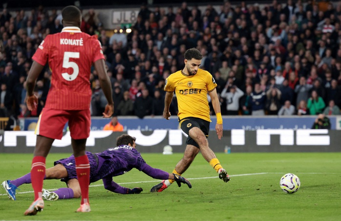 Hạ chủ nhà Wolves, Liverpool lên đỉnh bảng Ngoại hạng Anh- Ảnh 4. Hạ chủ nhà Wolves, Liverpool lên đỉnh bảng Ngoại hạng Anh- Ảnh 4.