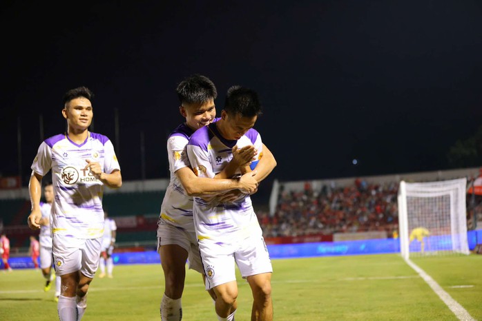 Patrik Lê Giang xuất sắc nhưng CLB TP HCM vẫn thua Hà Nội FC- Ảnh 9. Patrik Lê Giang xuất sắc nhưng CLB TP HCM vẫn thua Hà Nội FC- Ảnh 9.
