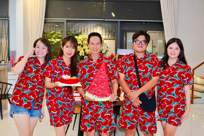 Lý Hải - Minh Hà rực rỡ trang phục dưa hấu- Ảnh 11. Lý Hải - Minh Hà rực rỡ trang phục dưa hấu- Ảnh 11.