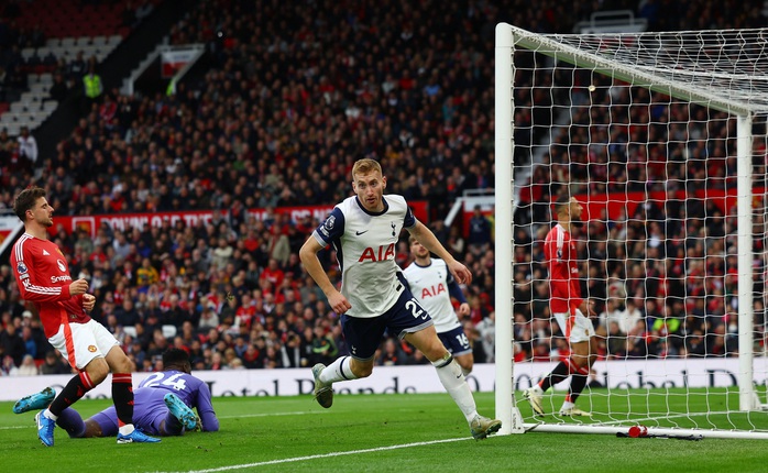 Man United thất bại tủi hổ trước Tottenham tại Old Trafford- Ảnh 5. Man United thất bại tủi hổ trước Tottenham tại Old Trafford- Ảnh 5.