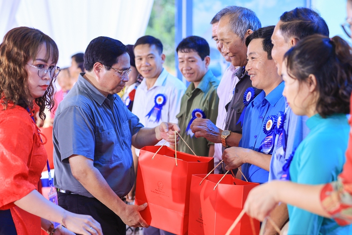 Thủ tướng phát lệnh khởi công cao tốc gần 10.000 tỉ đồng- Ảnh 4. Thủ tướng phát lệnh khởi công cao tốc gần 10.000 tỉ đồng- Ảnh 4.