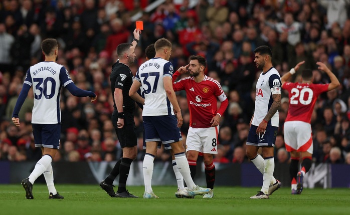 Man United thất bại tủi hổ trước Tottenham tại Old Trafford- Ảnh 4. Man United thất bại tủi hổ trước Tottenham tại Old Trafford- Ảnh 4.