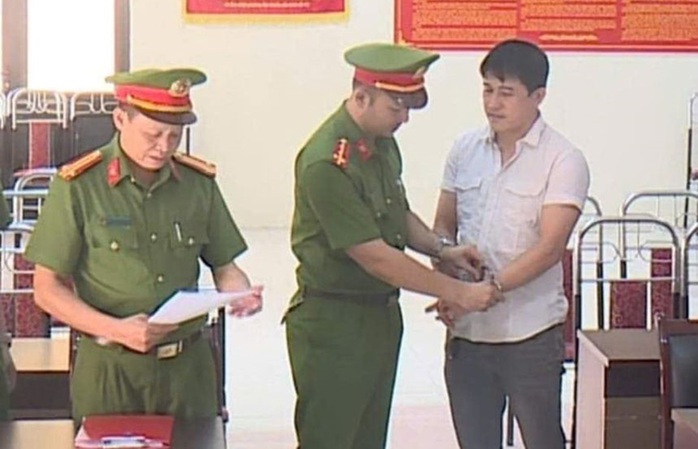 Một cán bộ địa chính phường bị bắt- Ảnh 1. Một cán bộ địa chính phường bị bắt- Ảnh 1.