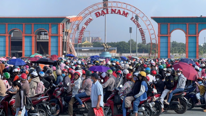 Cảnh giác tình trạng móc túi, giật đồ trong Khu Du lịch Đại Nam- Ảnh 5. Cảnh giác tình trạng móc túi, giật đồ trong Khu Du lịch Đại Nam- Ảnh 5.