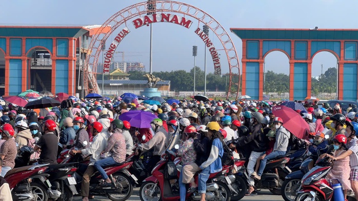 Cảnh giác tình trạng móc túi, giật đồ trong Khu Du lịch Đại Nam- Ảnh 6. Cảnh giác tình trạng móc túi, giật đồ trong Khu Du lịch Đại Nam- Ảnh 6.
