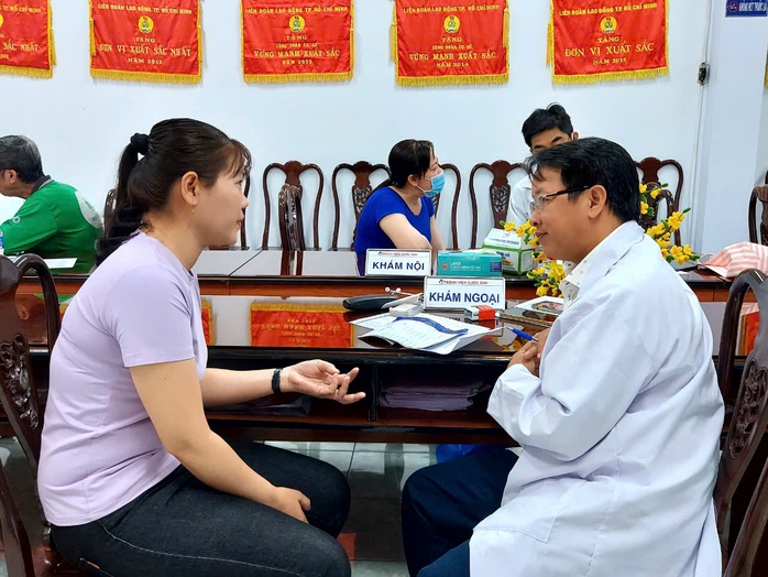 Đề xuất tăng phụ cấp, tiền trực cho bác sĩ, nhân viên y tế- Ảnh 1. Đề xuất tăng phụ cấp, tiền trực cho bác sĩ, nhân viên y tế- Ảnh 1.
