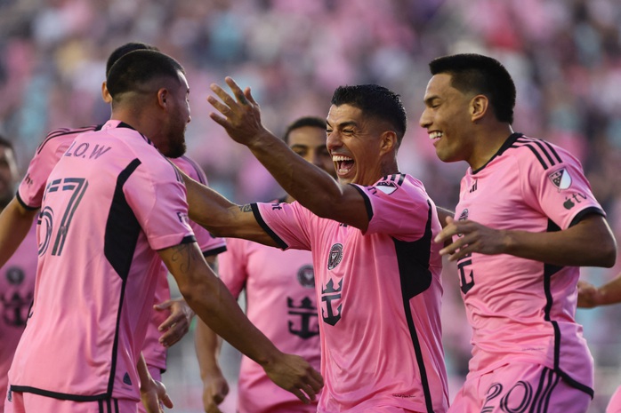 Tiền đạo "răng thỏ" Luis Suarez tuyên bố giã từ sự nghiệp quốc tế- Ảnh 7. Tiền đạo "răng thỏ" Luis Suarez tuyên bố giã từ sự nghiệp quốc tế- Ảnh 7.