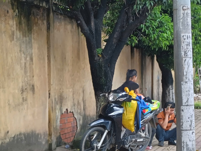 Hình ảnh đường phố Bình Dương bắt đầu nhộn nhịp trở lại vào trưa 3-9- Ảnh 6. Hình ảnh đường phố Bình Dương bắt đầu nhộn nhịp trở lại vào trưa 3-9- Ảnh 6.