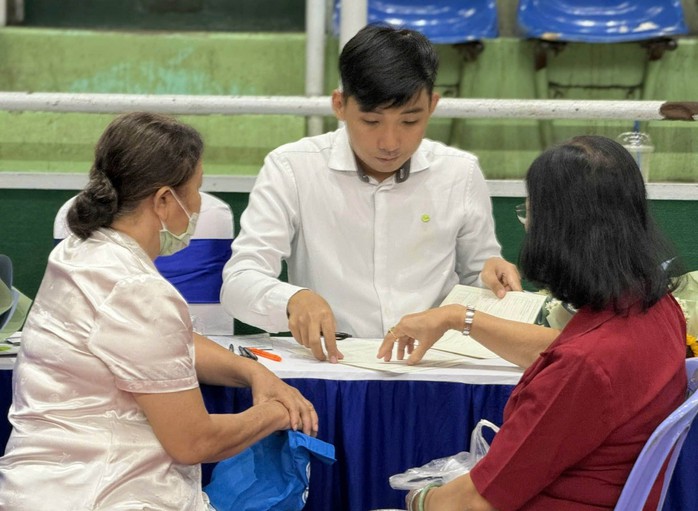GIỚI HẠN TUỔI TUYỂN DỤNG: Sự phân biệt không đáng có- Ảnh 1. GIỚI HẠN TUỔI TUYỂN DỤNG: Sự phân biệt không đáng có- Ảnh 1.