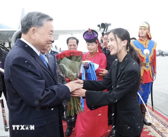 Tổng Bí thư, Chủ tịch nước Tô Lâm tới Ulan Bator bắt đầu thăm cấp Nhà nước Mông Cổ- Ảnh 4. Tổng Bí thư, Chủ tịch nước Tô Lâm tới Ulan Bator bắt đầu thăm cấp Nhà nước Mông Cổ- Ảnh 4.