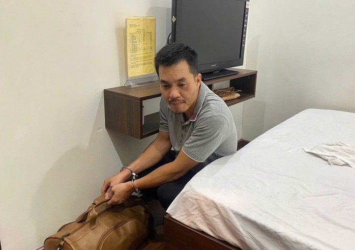 Nhờ đổi 2 triệu USD, Việt kiều "dỏm" bị tóm gọn- Ảnh 1. Nhờ đổi 2 triệu USD, Việt kiều "dỏm" bị tóm gọn- Ảnh 1.