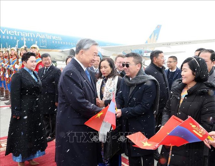 Tổng Bí thư, Chủ tịch nước Tô Lâm tới Ulan Bator bắt đầu thăm cấp Nhà nước Mông Cổ- Ảnh 2. Tổng Bí thư, Chủ tịch nước Tô Lâm tới Ulan Bator bắt đầu thăm cấp Nhà nước Mông Cổ- Ảnh 2.