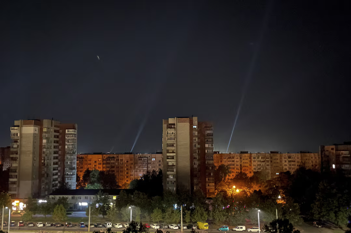 Nga đồng loạt không kích Kiev và Lviv, Ukraine xử quan chức "thân Nga"- Ảnh 1. Nga đồng loạt không kích Kiev và Lviv, Ukraine xử quan chức "thân Nga"- Ảnh 1.