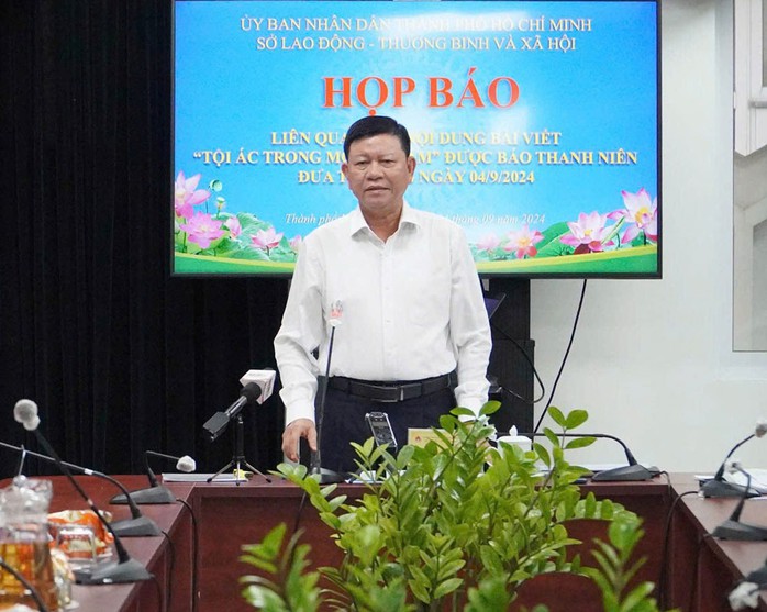 Phó Giám đốc Sở LĐ-TB-XH TP HCM Nguyễn Tăng Minh cung cấp thông tin tại buổi họp báo chiều 4-9