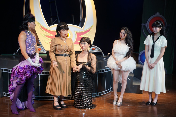 Vở kịch "Đại minh tinh" chạm đến góc khuất showbiz- Ảnh 1. Vở kịch "Đại minh tinh" chạm đến góc khuất showbiz- Ảnh 1.