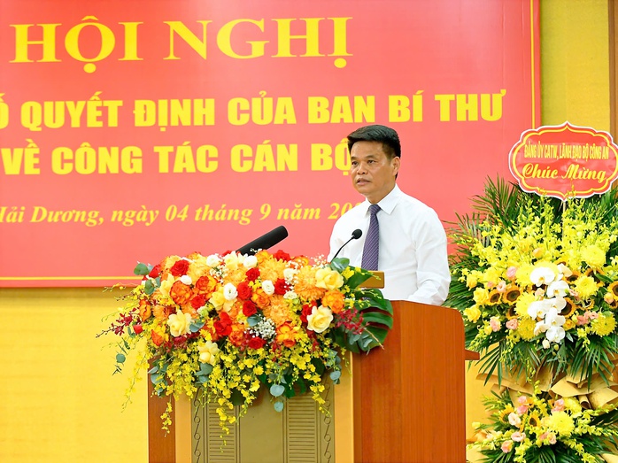 Nguyên Tư lệnh CSCĐ Lê Ngọc Châu được bầu làm Chủ tịch UBND tỉnh Hải Dương- Ảnh 1. Nguyên Tư lệnh CSCĐ Lê Ngọc Châu được bầu làm Chủ tịch UBND tỉnh Hải Dương- Ảnh 1.