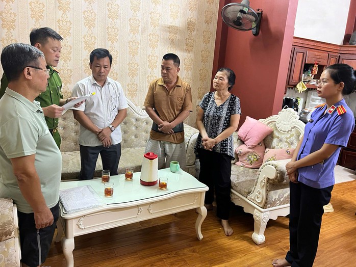 Bắt một nguyên chủ tịch Công ty Cổ phần Thuốc lá và Thực phẩm- Ảnh 1. Bắt một nguyên chủ tịch Công ty Cổ phần Thuốc lá và Thực phẩm- Ảnh 1.