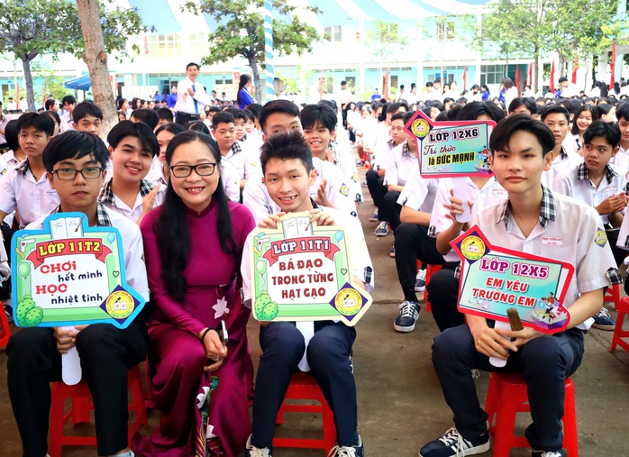 Rộn ràng ngày khai giảng tại ĐBSCL- Ảnh 5. Rộn ràng ngày khai giảng tại ĐBSCL- Ảnh 5.