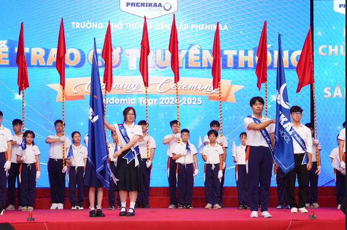 Những hình ảnh ấn tượng trong ngày đầu tiên của năm học mới- Ảnh 15. Những hình ảnh ấn tượng trong ngày đầu tiên của năm học mới- Ảnh 15.