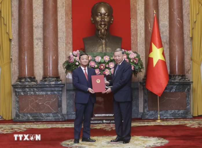 Tổng Bí thư, Chủ tịch nước Tô Lâm trao quyết định bổ nhiệm Đại sứ- Ảnh 1. Tổng Bí thư, Chủ tịch nước Tô Lâm trao quyết định bổ nhiệm Đại sứ- Ảnh 1.