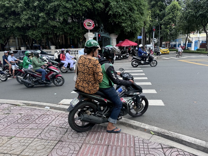 Giới tài xế nói gì về việc Gojek tuyên bố rút khỏi Việt Nam?- Ảnh 2. Giới tài xế nói gì về việc Gojek tuyên bố rút khỏi Việt Nam?- Ảnh 2.