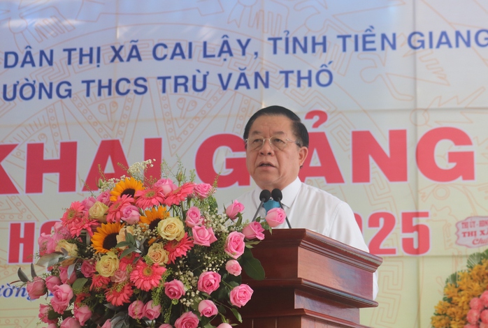 Rộn ràng ngày khai giảng tại ĐBSCL- Ảnh 6. Rộn ràng ngày khai giảng tại ĐBSCL- Ảnh 6.
