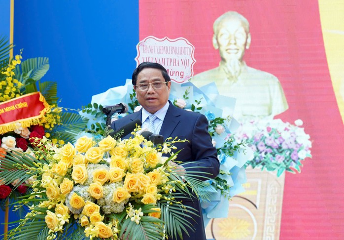 Thủ tướng Phạm Minh Chính: Mỗi thầy cô giáo là ánh sáng soi đường cho học sinh- Ảnh 2. Thủ tướng Phạm Minh Chính: Mỗi thầy cô giáo là ánh sáng soi đường cho học sinh- Ảnh 2.