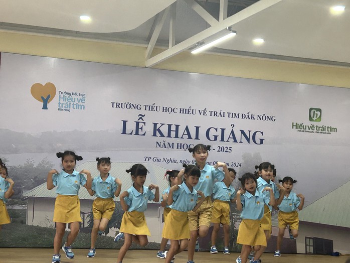 Diễn viên Chi Bảo hoàn thành ước nguyện đầu tiên
- Ảnh 3. Diễn viên Chi Bảo hoàn thành ước nguyện đầu tiên
- Ảnh 3.