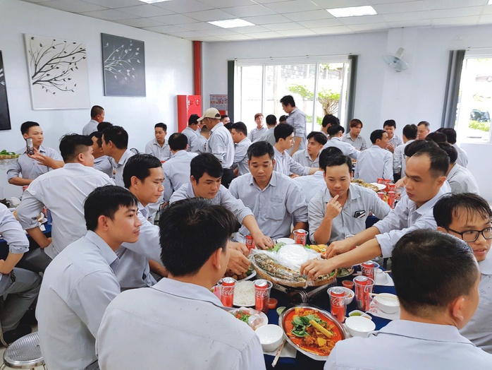 Bữa cơm hơn 200.000 đồng của công nhân Bình Dương có những gì? - Ảnh 9. Bữa cơm hơn 200.000 đồng của công nhân Bình Dương có những gì? - Ảnh 9.