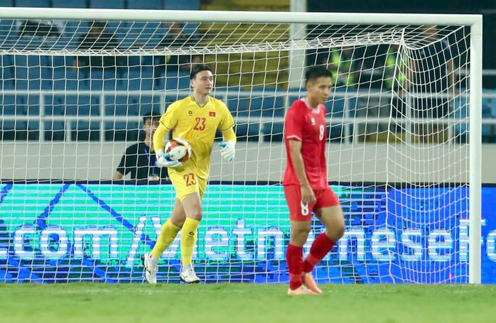 LPBank Cup 2024: Tuyển Việt Nam thua trận ra quân- Ảnh 1. LPBank Cup 2024: Tuyển Việt Nam thua trận ra quân- Ảnh 1.