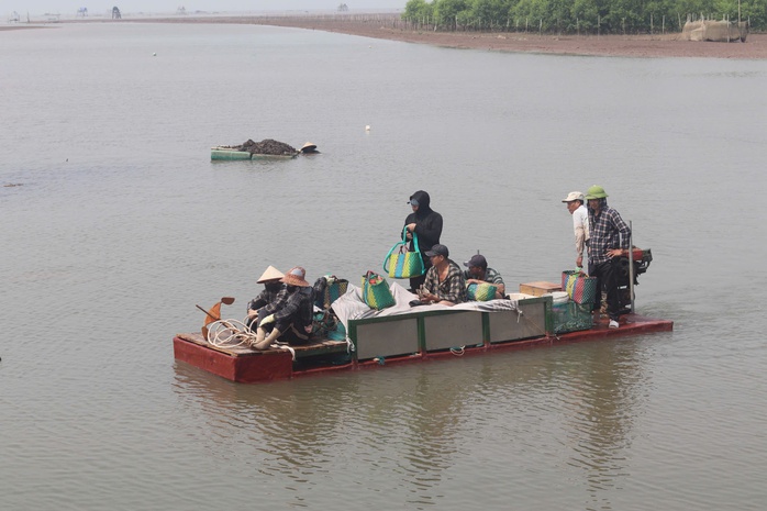 Xem xét trách nhiệm nếu lơ là phòng chống siêu bão Yagi- Ảnh 2. Xem xét trách nhiệm nếu lơ là phòng chống siêu bão Yagi- Ảnh 2.