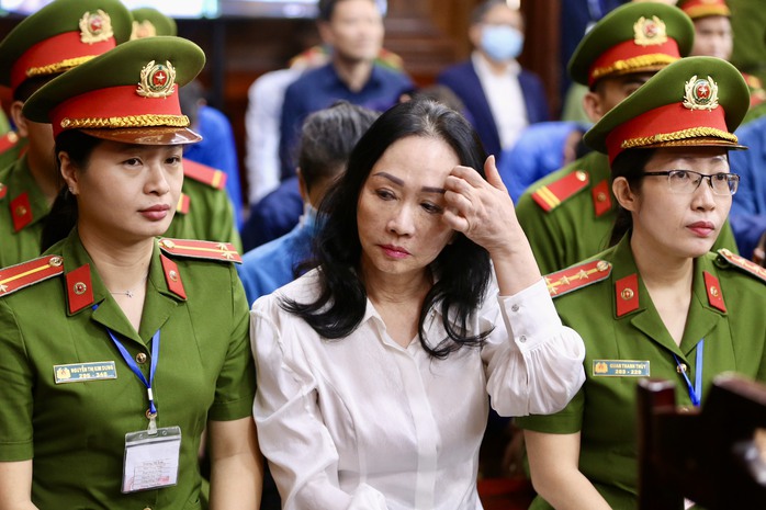 Thông báo quan trọng liên quan hơn 35.000 người mua trái phiếu của Vạn Thịnh Phát- Ảnh 1. Thông báo quan trọng liên quan hơn 35.000 người mua trái phiếu của Vạn Thịnh Phát- Ảnh 1.