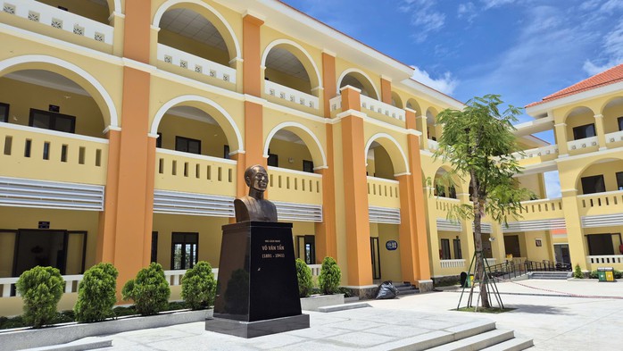Ngôi trường khang trang, hiện đại mang tên người chiến sĩ cộng sản Võ Văn Tần Ngôi trường khang trang, hiện đại mang tên người chiến sĩ cộng sản Võ Văn Tần