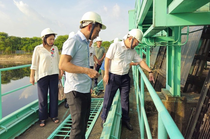 Khuyến cáo người dân chủ động chống bão, nhưng không hoang mang lo sợ- Ảnh 1. Khuyến cáo người dân chủ động chống bão, nhưng không hoang mang lo sợ- Ảnh 1.