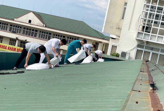 Bão Yagi phức tạp, nhiều bệnh viện tạm dừng nhận người tới khám- Ảnh 3. Bão Yagi phức tạp, nhiều bệnh viện tạm dừng nhận người tới khám- Ảnh 3.