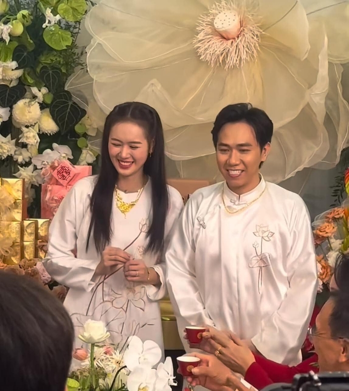 Đám hỏi rộn ràng của Anh Đức và Quỳnh Anh- Ảnh 3. Đám hỏi rộn ràng của Anh Đức và Quỳnh Anh- Ảnh 3.