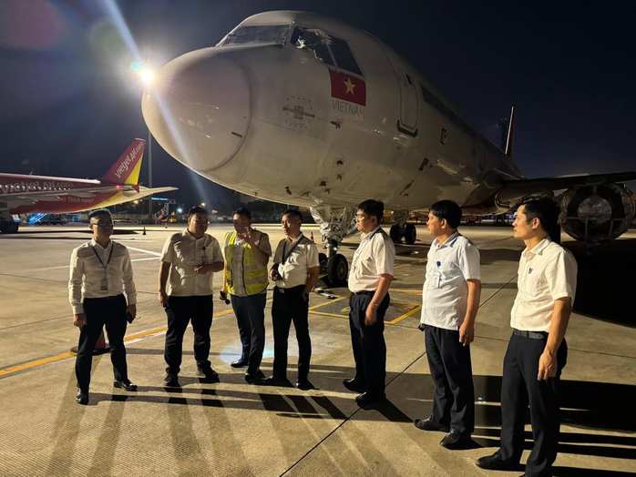 Giám đốc sân bay Nội Bài kiểm tra công tác phòng chống bão trong đêm- Ảnh 5. Giám đốc sân bay Nội Bài kiểm tra công tác phòng chống bão trong đêm- Ảnh 5.