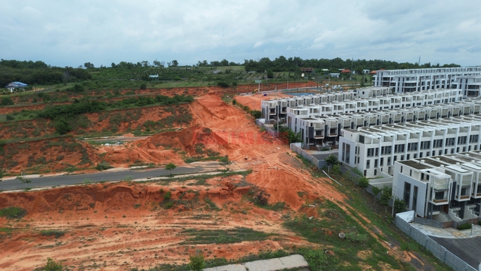 Bình Thuận lên phương án khẩn ứng phó lũ cát đỏ - Ảnh 2. Bình Thuận lên phương án khẩn ứng phó lũ cát đỏ - Ảnh 2.