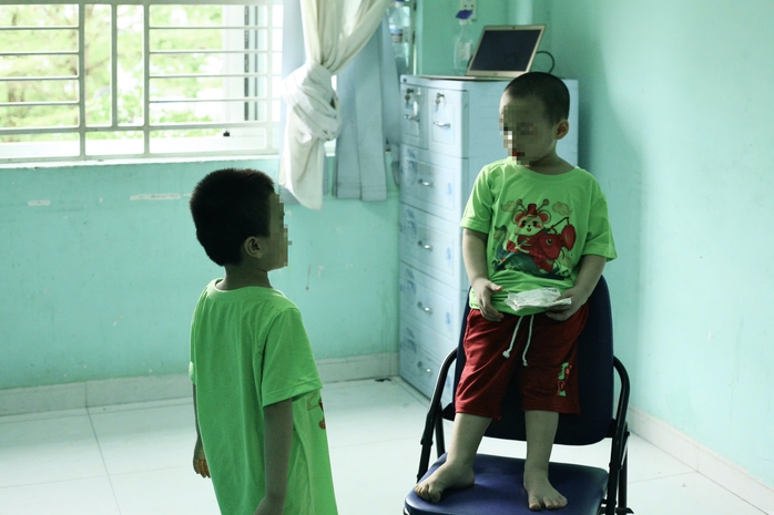 Hình ảnh các bé Mái ấm Hoa Hồng ăn ngoan, vui chơi ở ngôi nhà mới- Ảnh 13. Hình ảnh các bé Mái ấm Hoa Hồng ăn ngoan, vui chơi ở ngôi nhà mới- Ảnh 13.