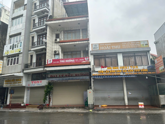Quảng Ninh mưa lớn, gió giật mạnh, hàng quán đóng cửa ứng phó bão Yagi- Ảnh 8. Quảng Ninh mưa lớn, gió giật mạnh, hàng quán đóng cửa ứng phó bão Yagi- Ảnh 8.