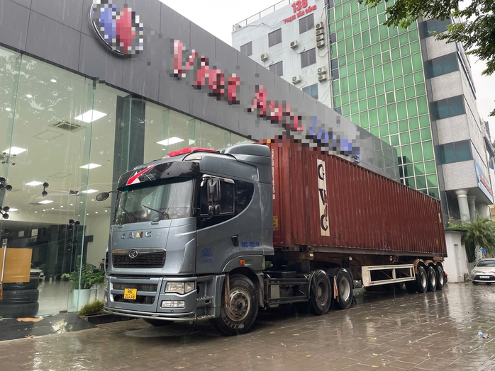 VIDEO: Thuê xe container, xe tải về ngăn gió, chống bão Yagi- Ảnh 2. VIDEO: Thuê xe container, xe tải về ngăn gió, chống bão Yagi- Ảnh 2.