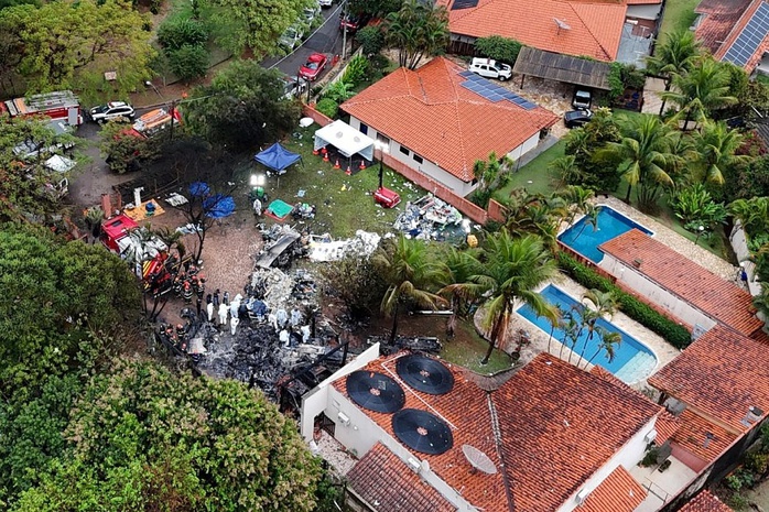 Phát hiện lạ trên chiếc máy bay rơi thẳng đứng khiến 61 người chết ở Brazil- Ảnh 1. Phát hiện lạ trên chiếc máy bay rơi thẳng đứng khiến 61 người chết ở Brazil- Ảnh 1.