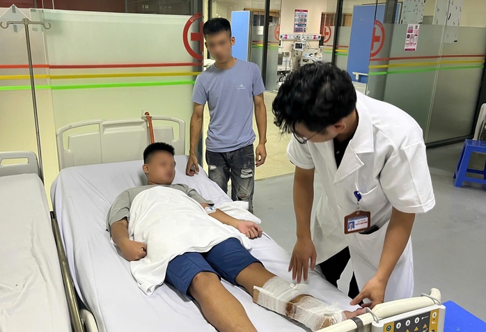 Nhiều cơ sở y tế bị thiệt hại do bão số 3- Ảnh 2. Nhiều cơ sở y tế bị thiệt hại do bão số 3- Ảnh 2.