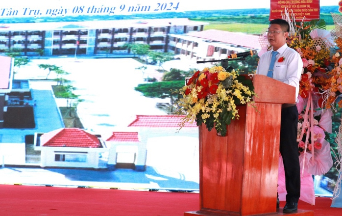 Báo Người Lao Động trao xe đạp tại ngôi trường mang tên liệt sĩ Nguyễn Văn Bộ- Ảnh 2. Báo Người Lao Động trao xe đạp tại ngôi trường mang tên liệt sĩ Nguyễn Văn Bộ- Ảnh 2.